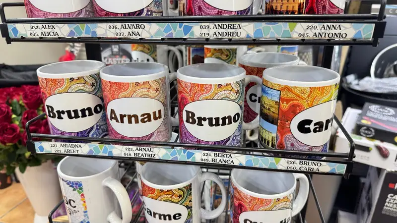 Tazas personalizadas con nombres: Bruno, Arnau y Carla